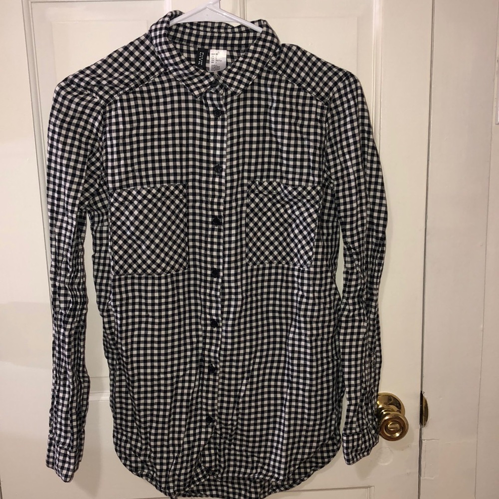 Checkered buttondown longsleeve shirt